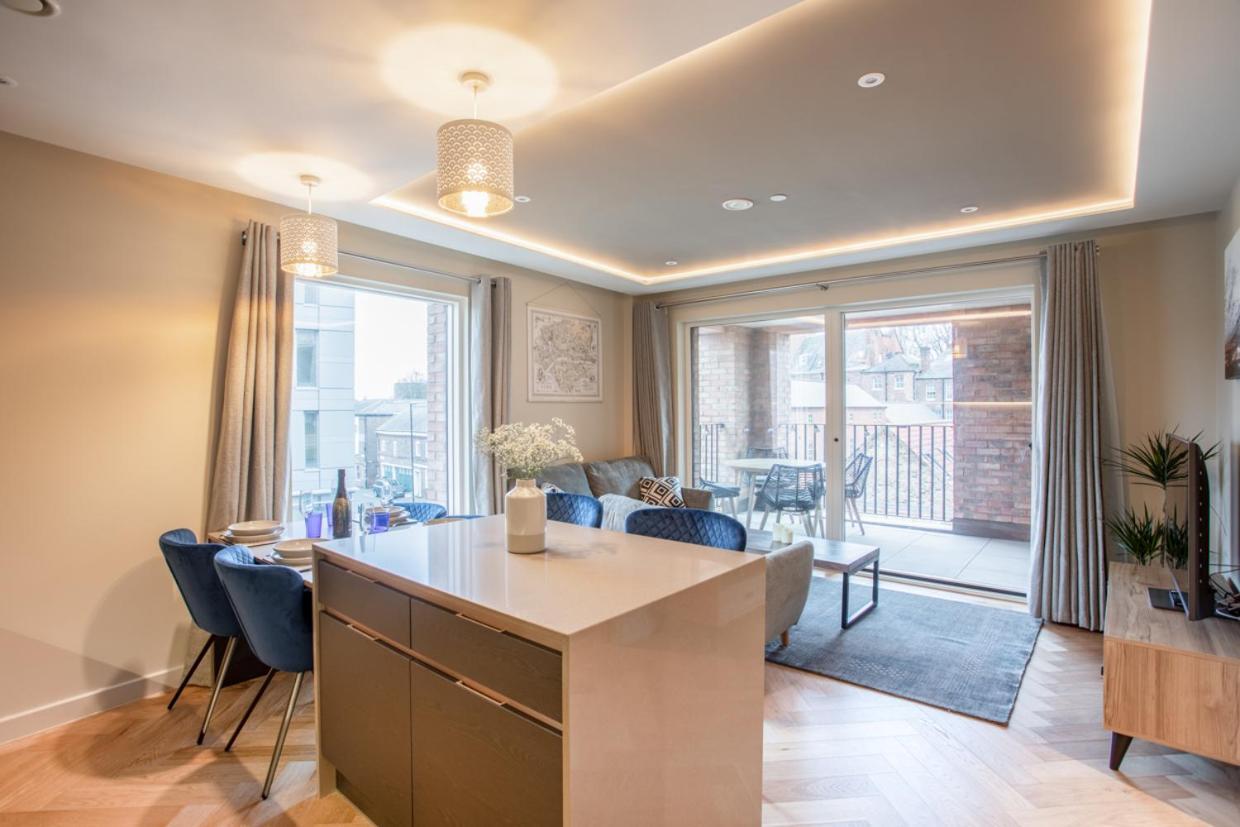 Luxury 2 Bedroom Apartment With Free Parking In The Heart Of York Eksteriør billede