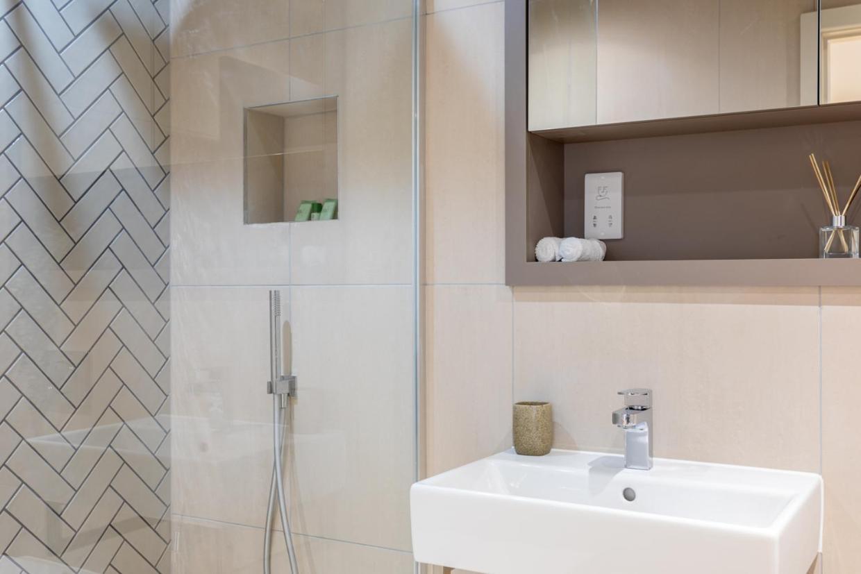 Luxury 2 Bedroom Apartment With Free Parking In The Heart Of York Eksteriør billede